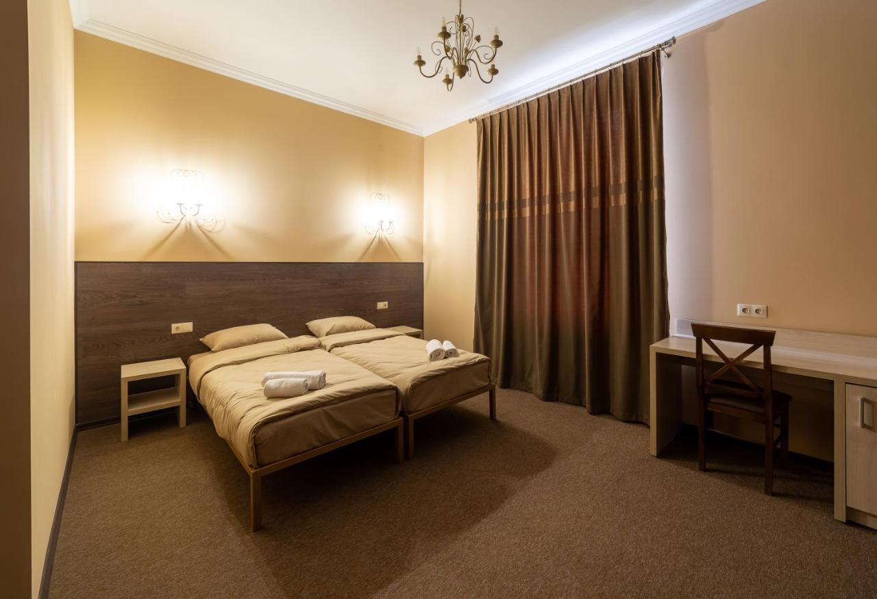 Legrand Hotell Stryj Exteriör bild